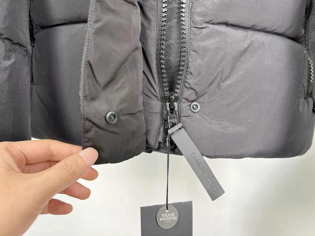 P780 𝐂𝐚𝐧𝐚𝐝𝐚 𝐠𝐨𝐨𝐬𝐞丨Canada Goose Ouyang Nana same style short down jacket Size: S-XXL